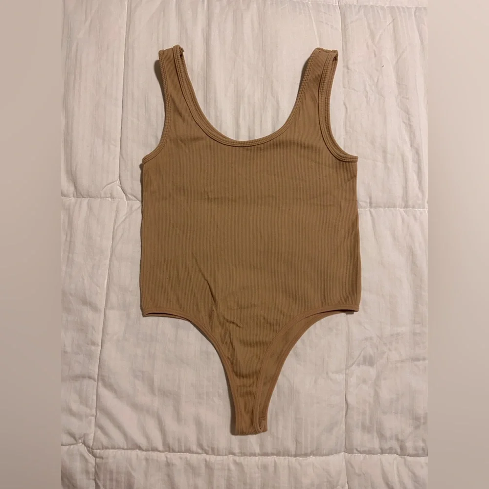 Tan Ribbed Bodysuit - Picture 4 of 4